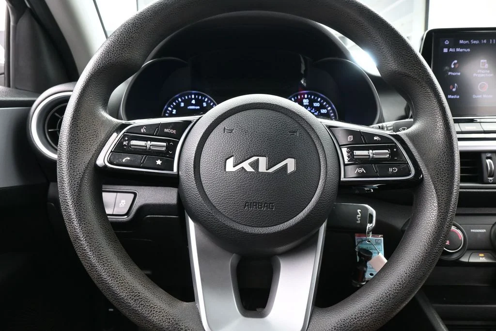 Used 2023 Snow White Pearl Kia LXS image 22