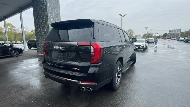 2026 GMC Yukon AT4 Ultimate - Photo 8