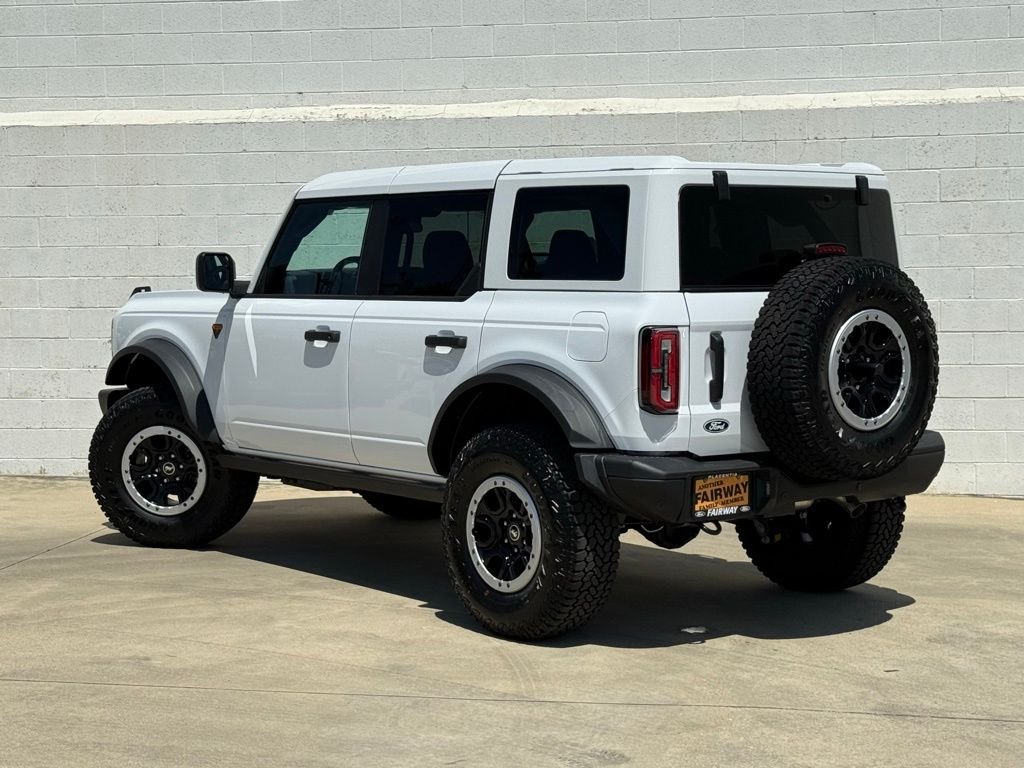 New 2026 Oxford White Ford Badlands® image 3