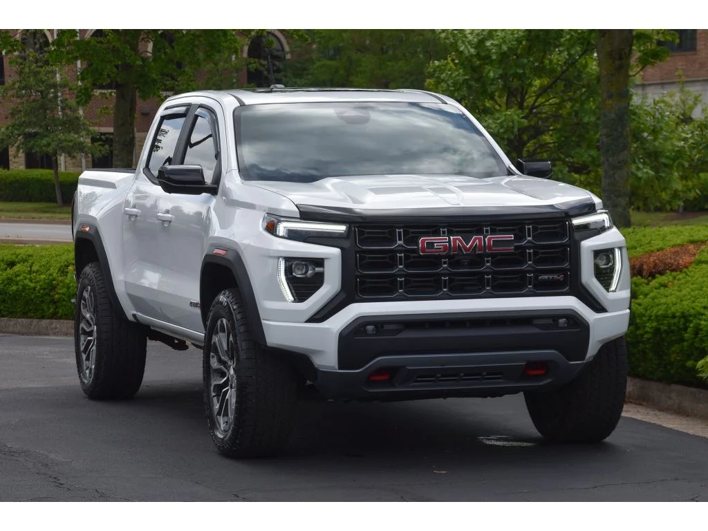 Used 2024 Summit White GMC 4WD AT4 image 2