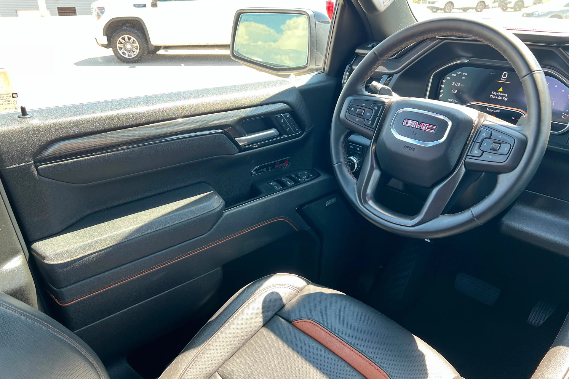 Used 2025 Summit White GMC AT4 image 11