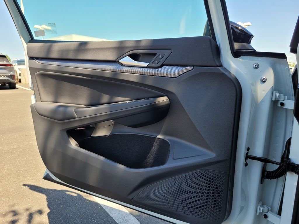 New 2026 White/off-white Volkswagen 2.0T image 25