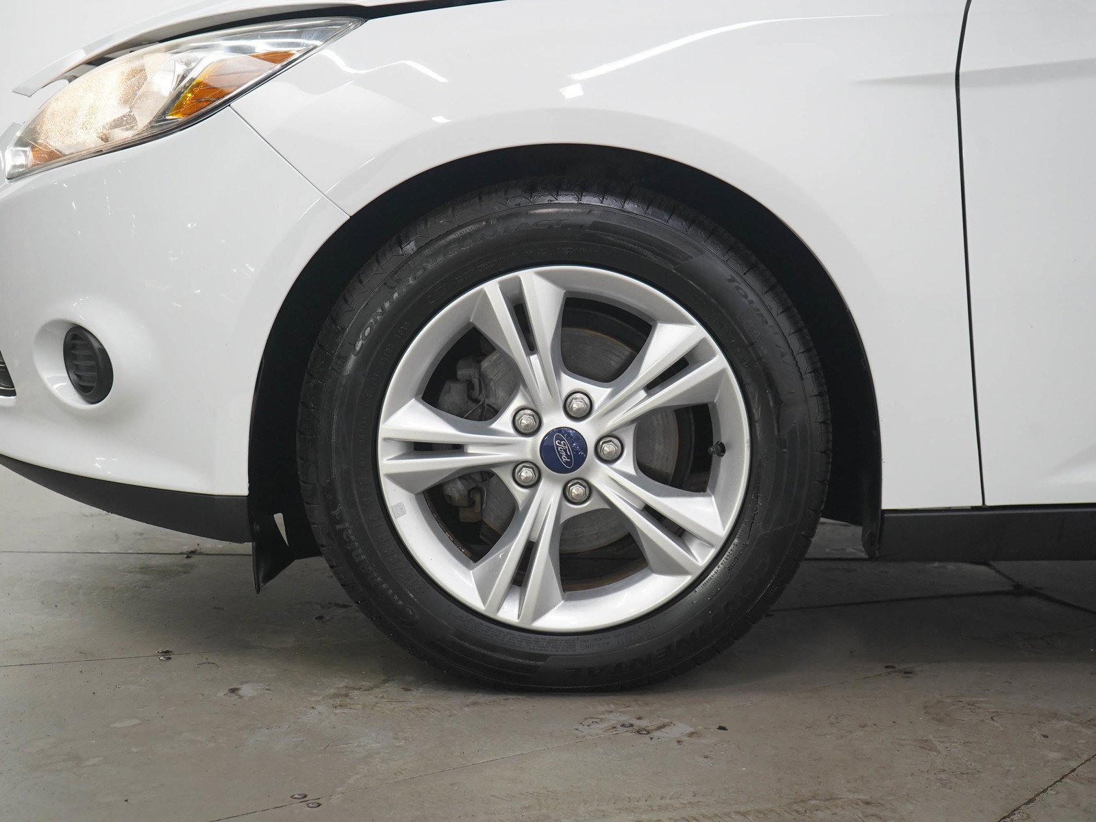 Used 2014 Oxford White Ford 5dr HB SE image 26