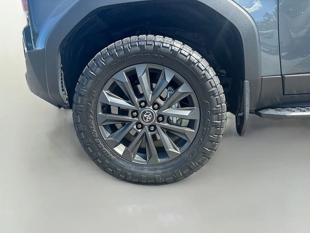 Used 2025  Toyota Base image 12