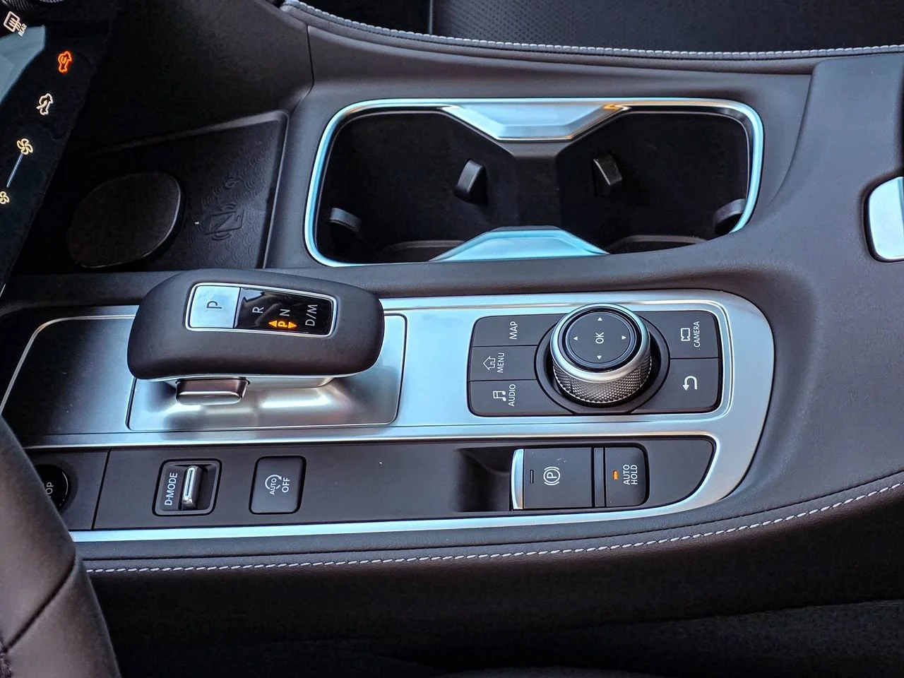 New 2027 GRAPHITE SHADOW INFINITI Luxe AWD image 18