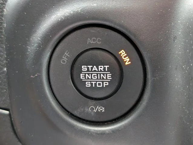 Used 2021 Snazzberry Pearlcoat Jeep Overland image 24
