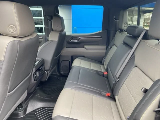 2024 Chevrolet Silverado 1500 ZR2 - Photo 32