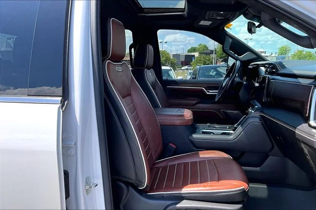 Used 2024 White GMC Denali Ultimate image 28