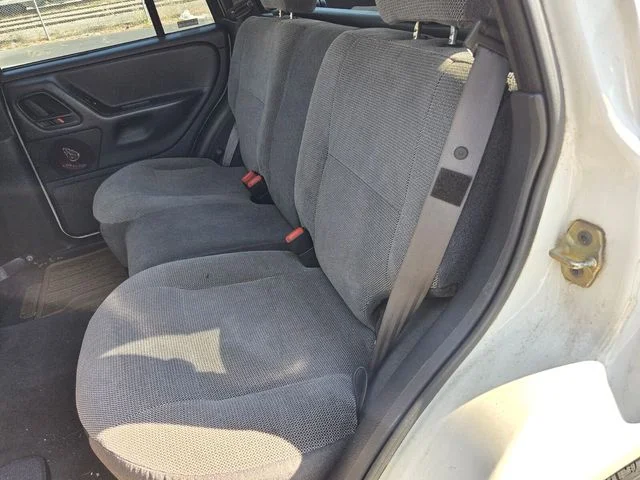 Used 1999 White Jeep Laredo image 12