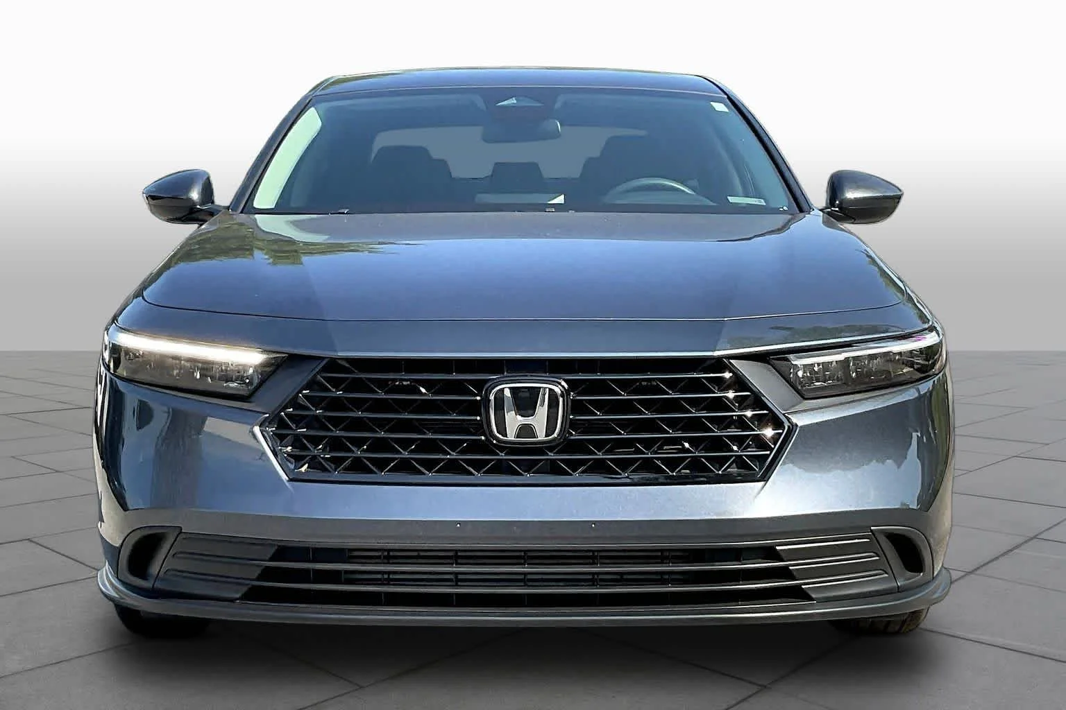 Used 2025 Meteorite Gray Metallic Honda LX image 4