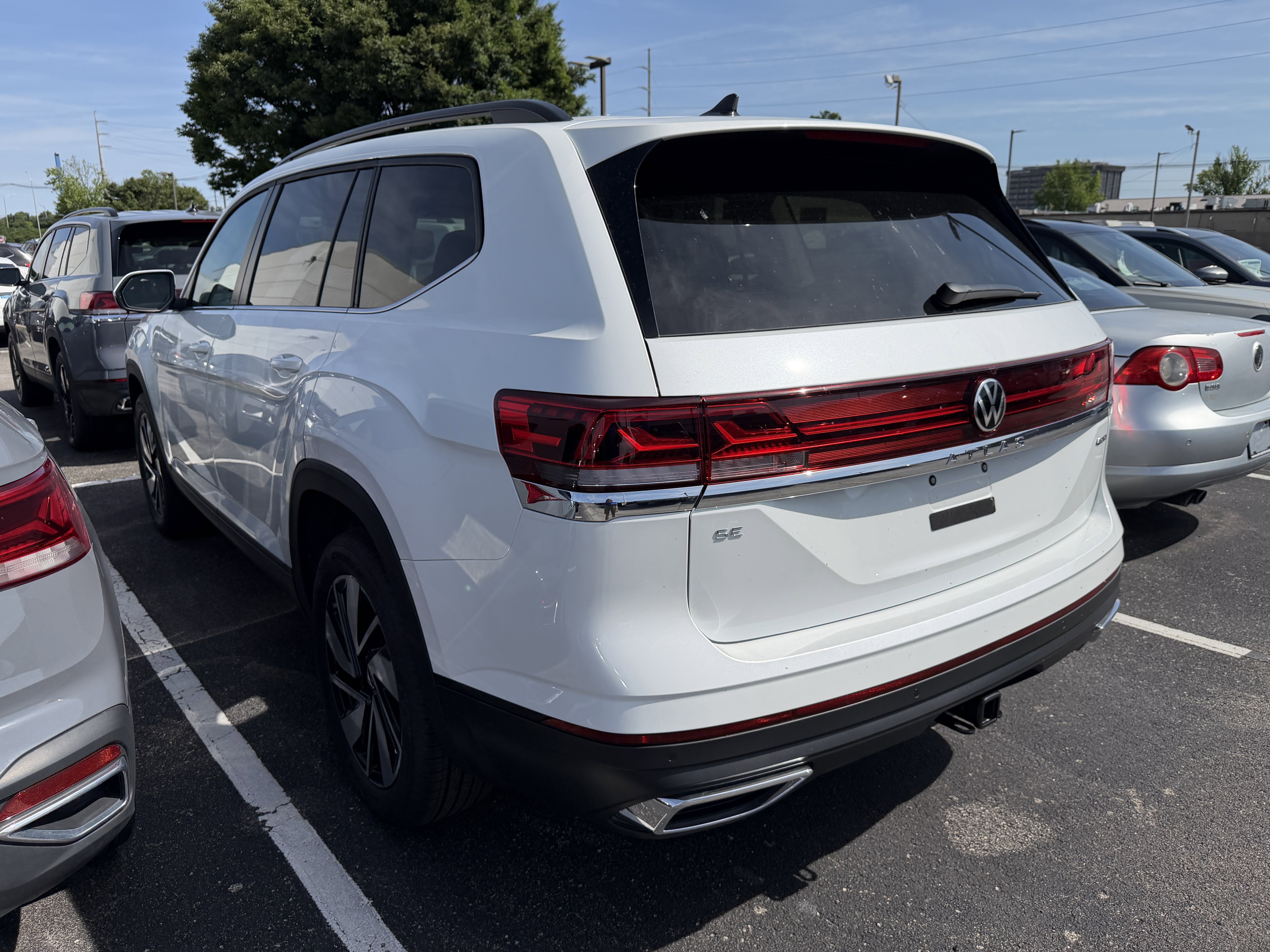 New 2026 Opal White Pearl Volkswagen 2.0T SE w/Technology image 5