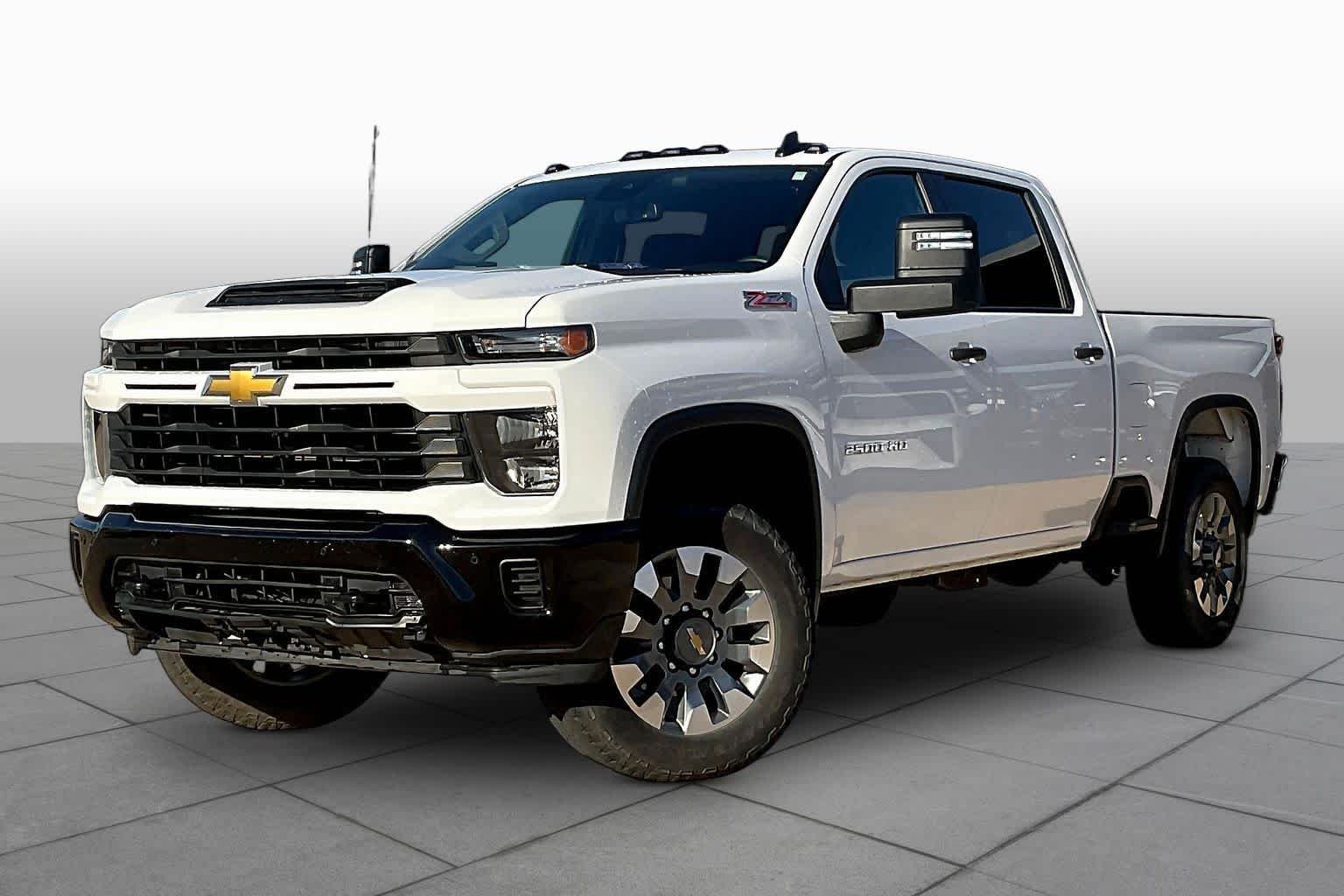 Used 2025 Summit White Chevrolet Custom image 2