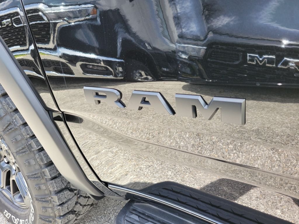 New 2026 Diamond Black Crystal Pearl-Coat Exterior Paint RAM Rebel image 7