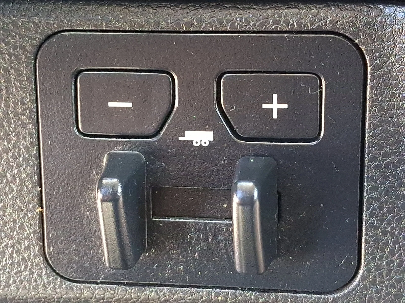 Used 2023 Ice Cap - 040 Toyota SR5 image 28