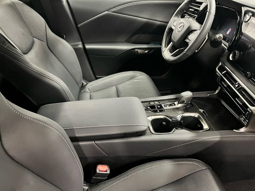 Used 2024 White Lexus 350h Premium Plus image 21