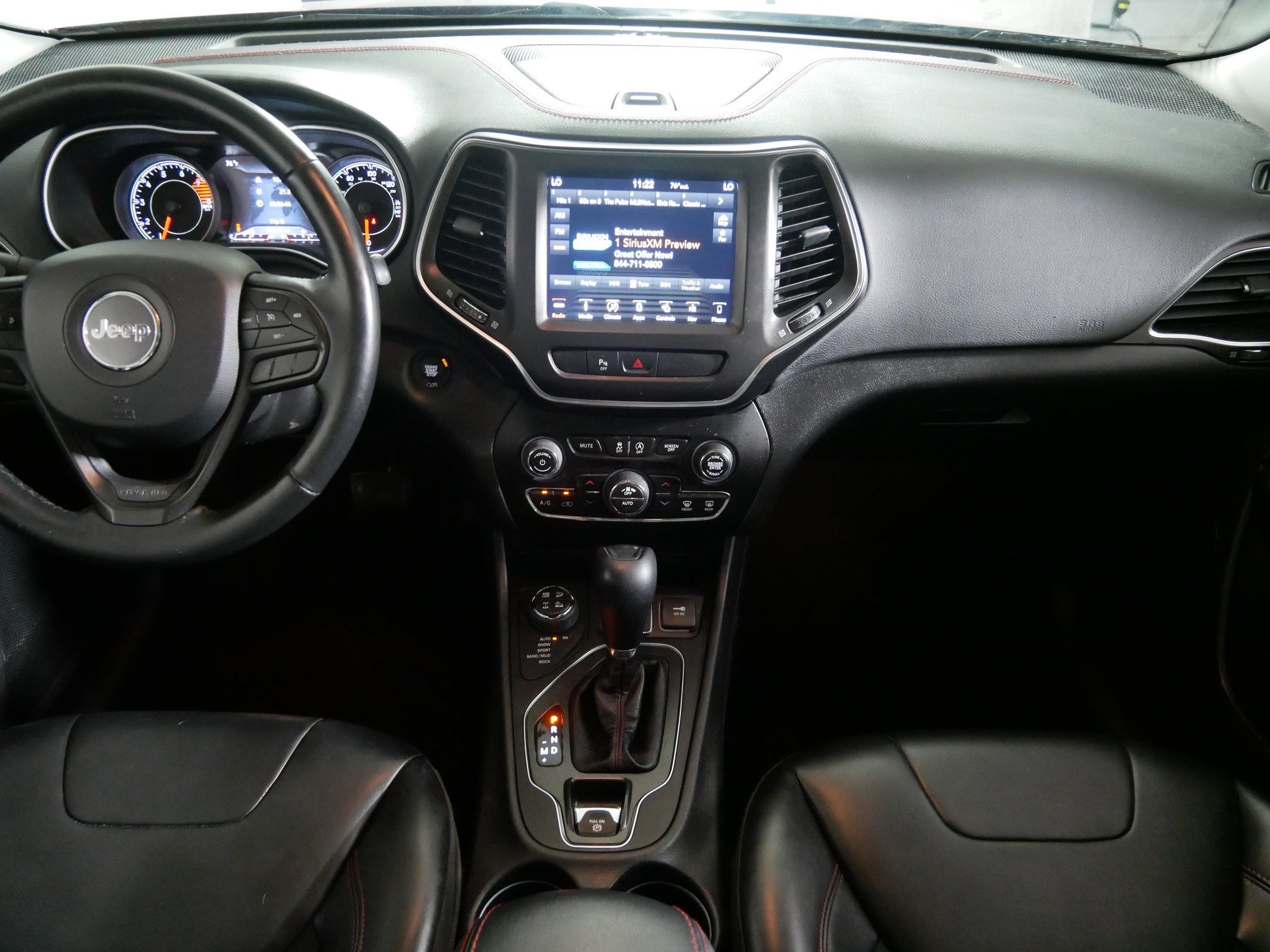 Used 2019 Velvet Red Pearlcoat Jeep Trailhawk image 10