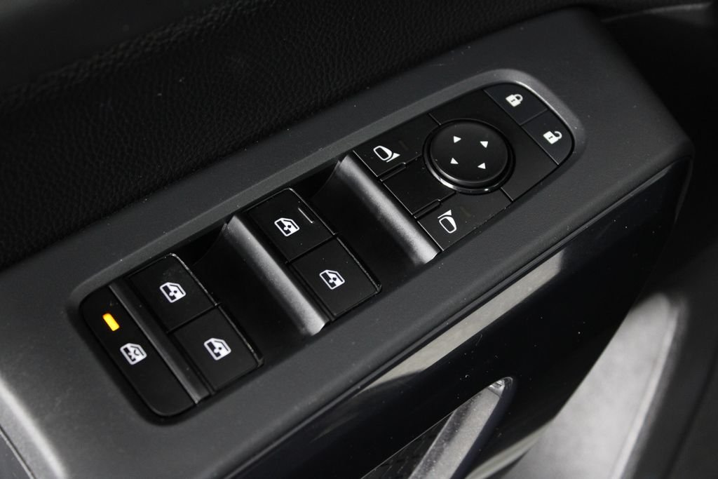 2024 Nissan Pathfinder SV - Photo 22