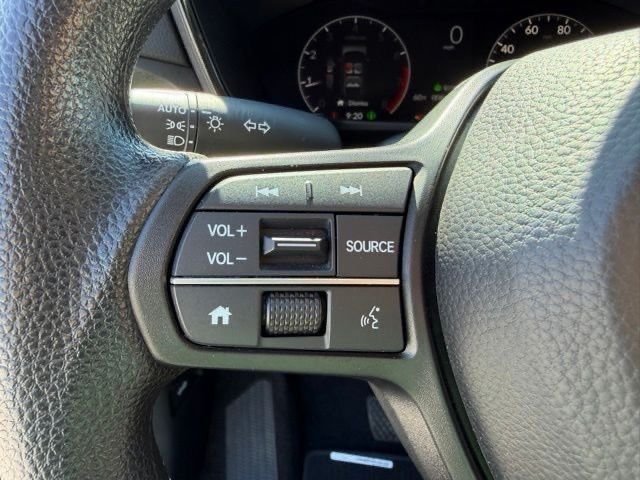 Used 2023 White Honda EX image 22