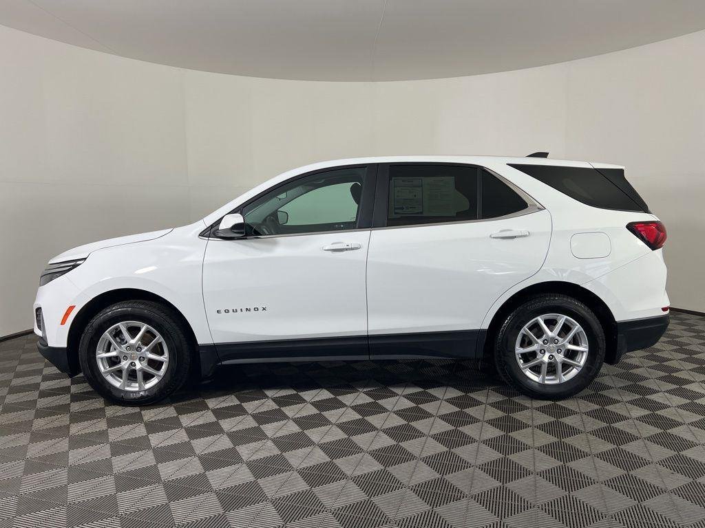 Used 2024 Summit White Chevrolet LT image 8