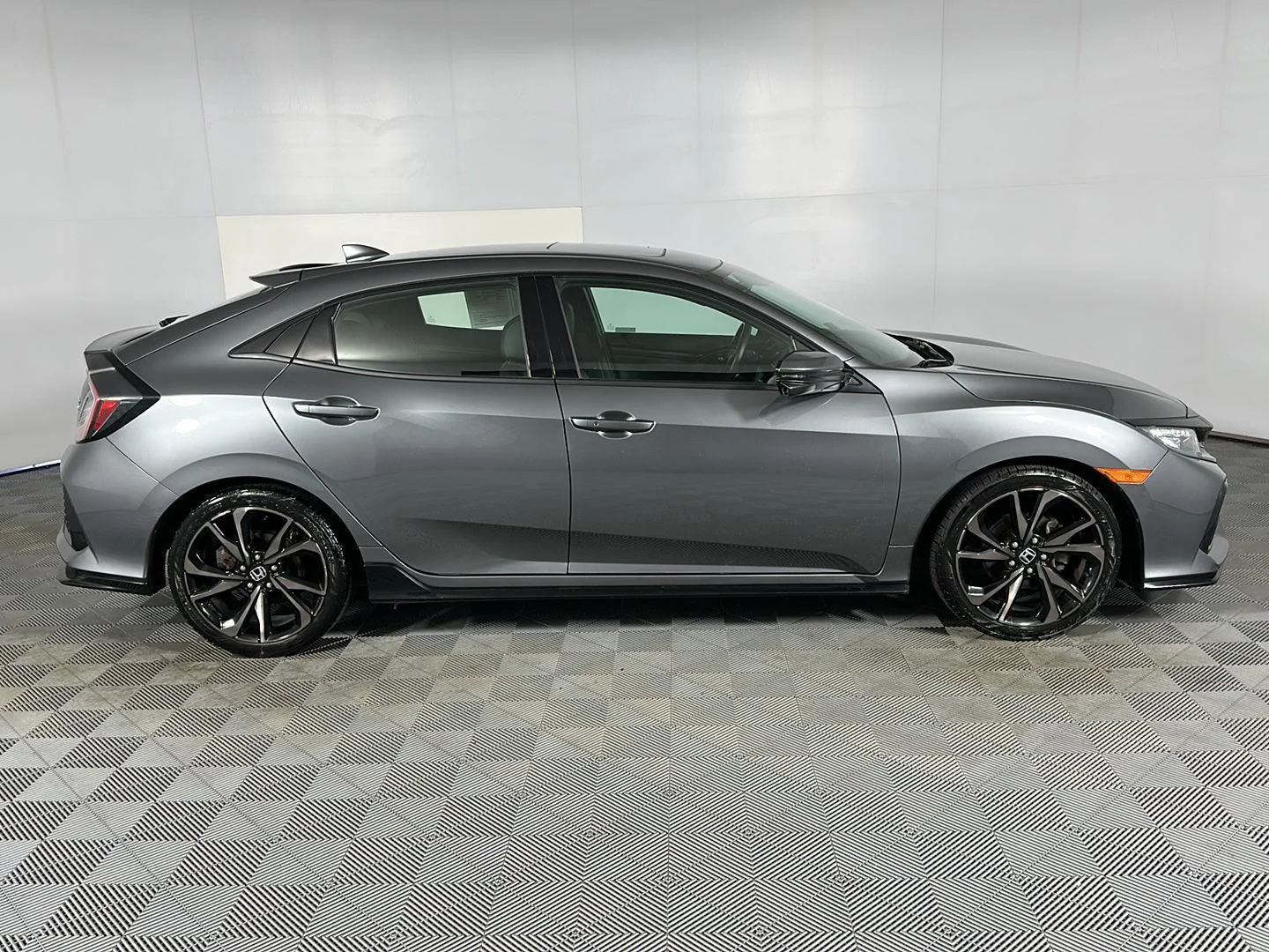 Used 2019 Polished Metal Metallic Honda Sport Touring image 31