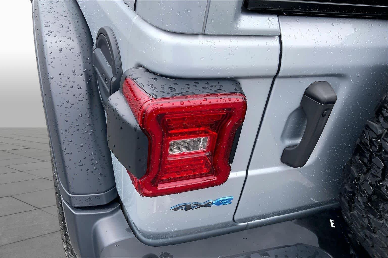 Certified Used 2023 Silver Zynith Clearcoat Jeep Rubicon image 29