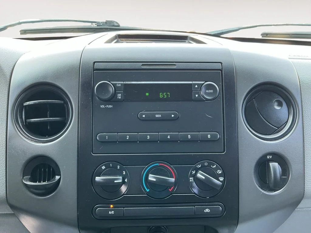 Used 2007 White Ford XL image 14