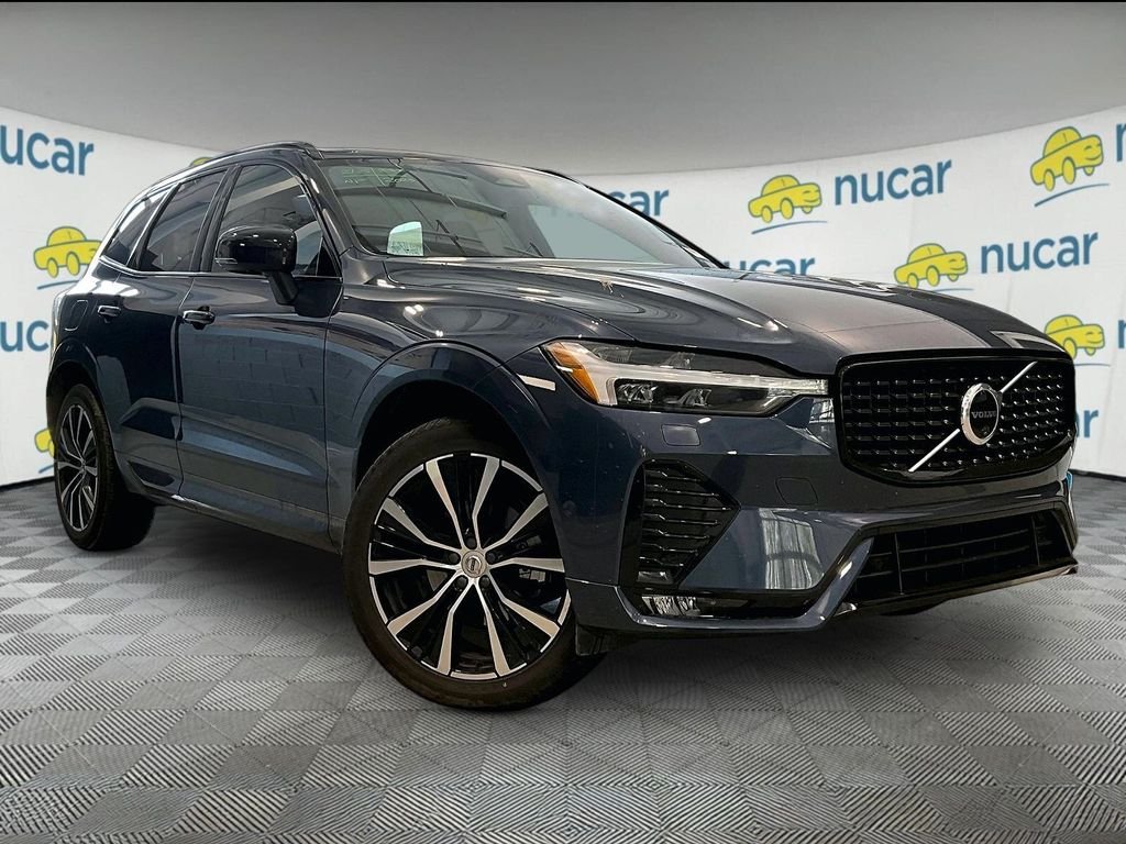 2025 Volvo XC60 B5 Plus Dark AWD's photo