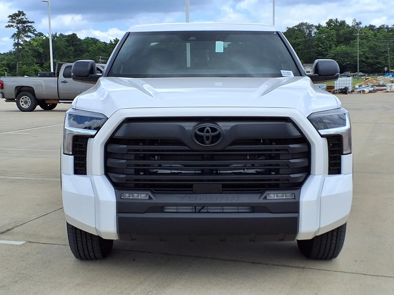 New 2026 White Toyota SR5 image 4