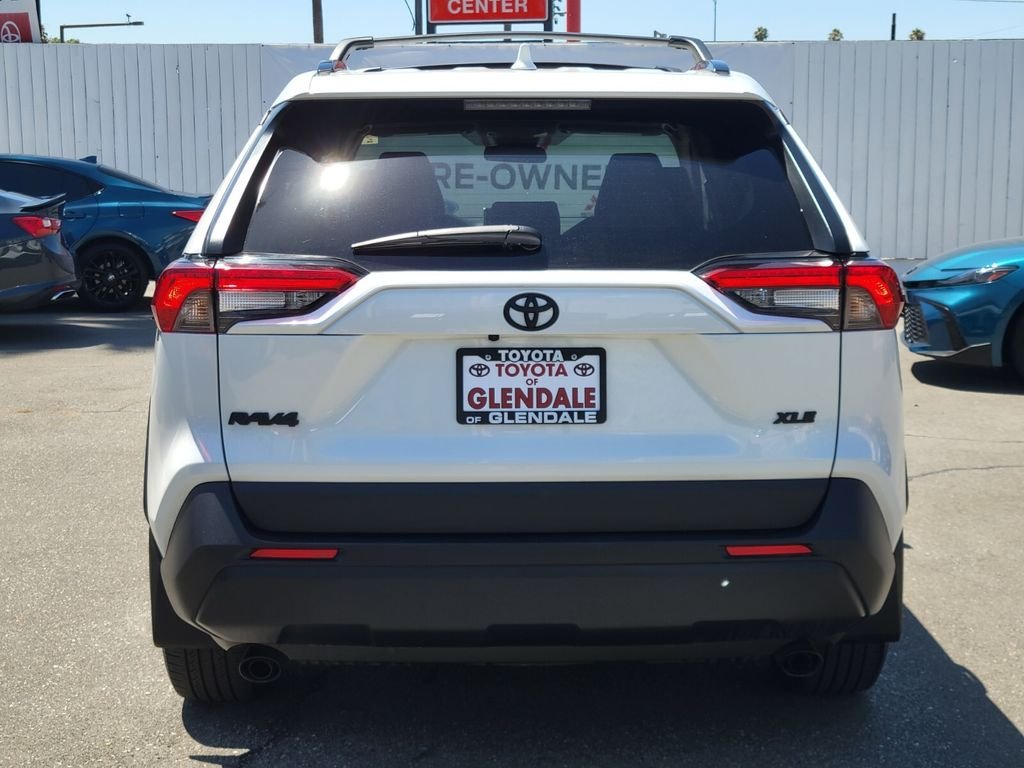 Used 2024 Beige Toyota XLE Premium image 6