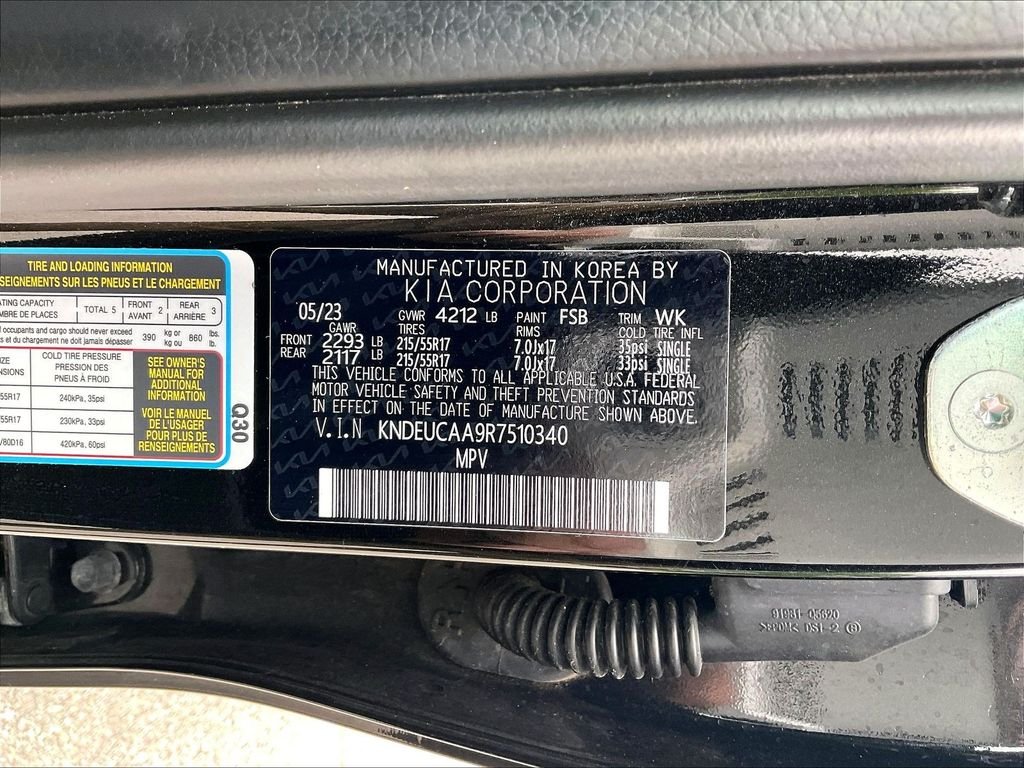 Used 2024 Fusion Black Kia S image 31