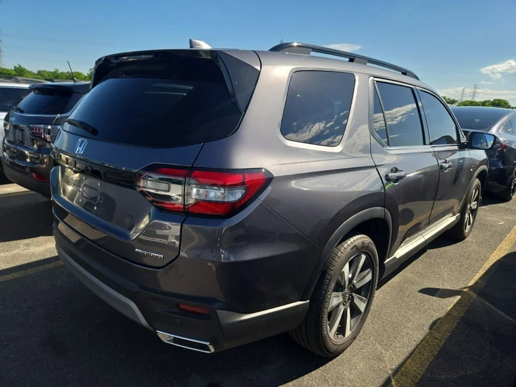 Certified Used 2025 Gray Honda Touring image 2