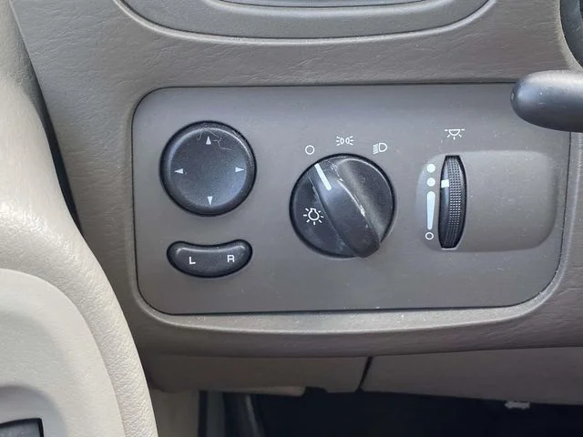 Used 2007 Blue Dodge SXT image 18