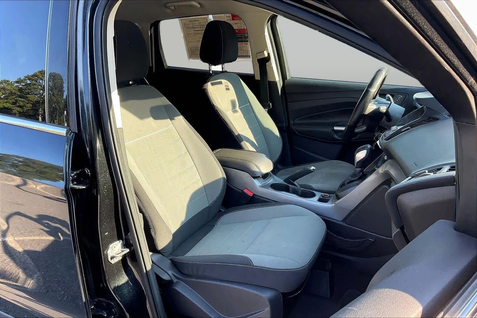 Used 2015 Tuxedo Black Ford SE image 8