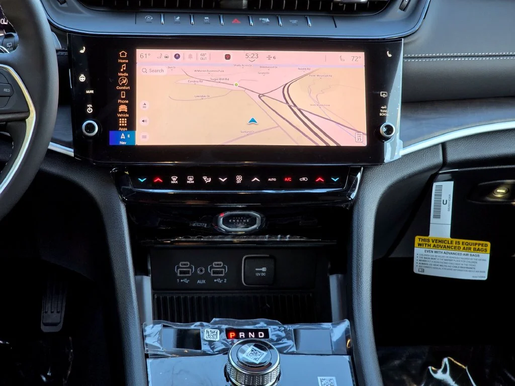 New 2027 Gray Jeep Laredo Altitude image 30