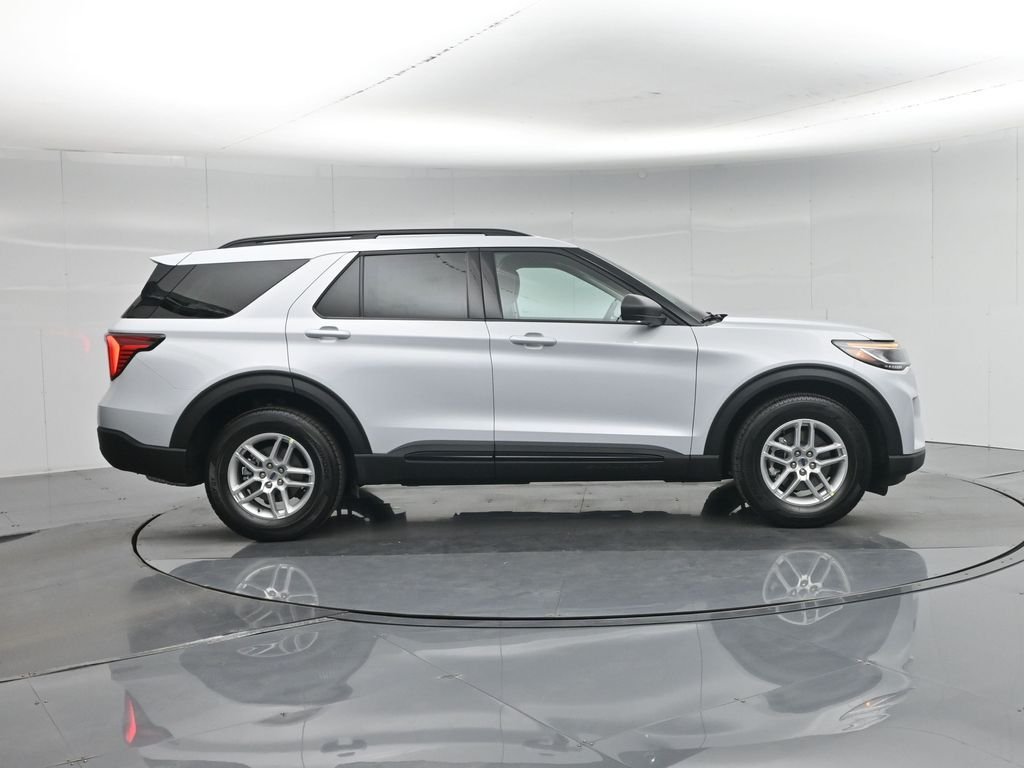 New 2026 Space White Metallic Ford Active image 27