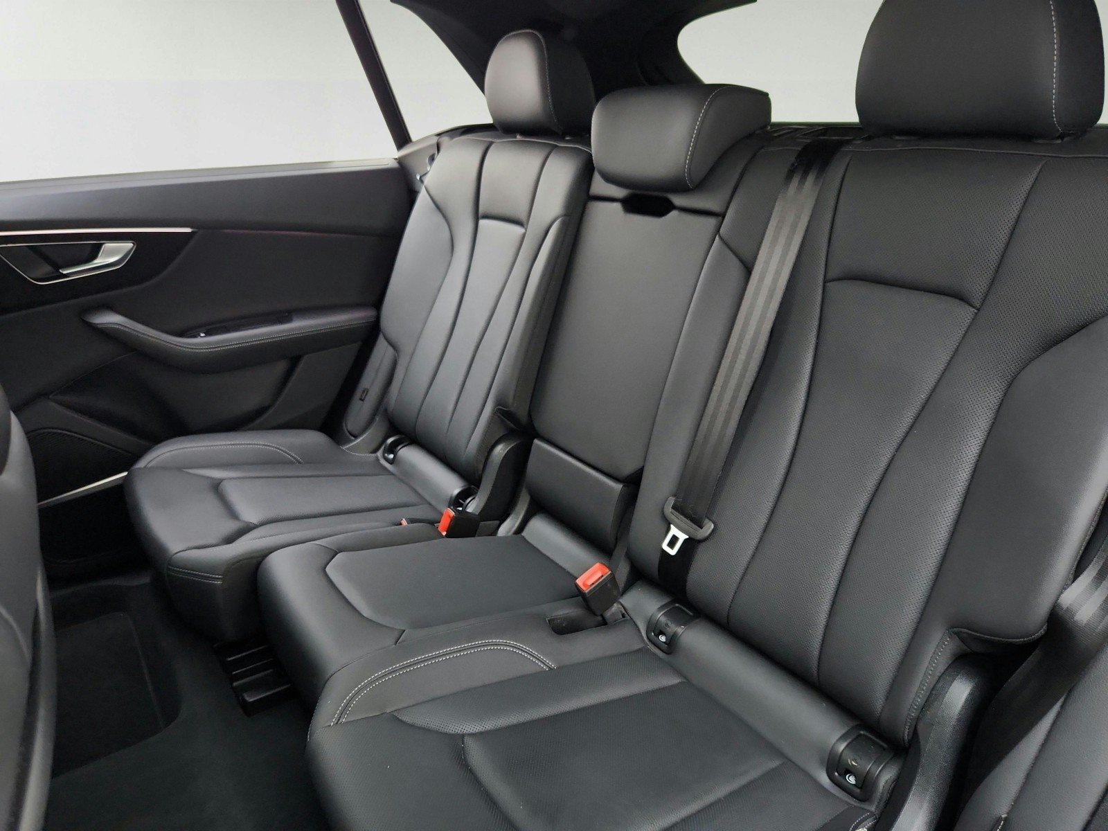 Used 2025 Waitomo Blue Metallic Audi Premium Plus image 22