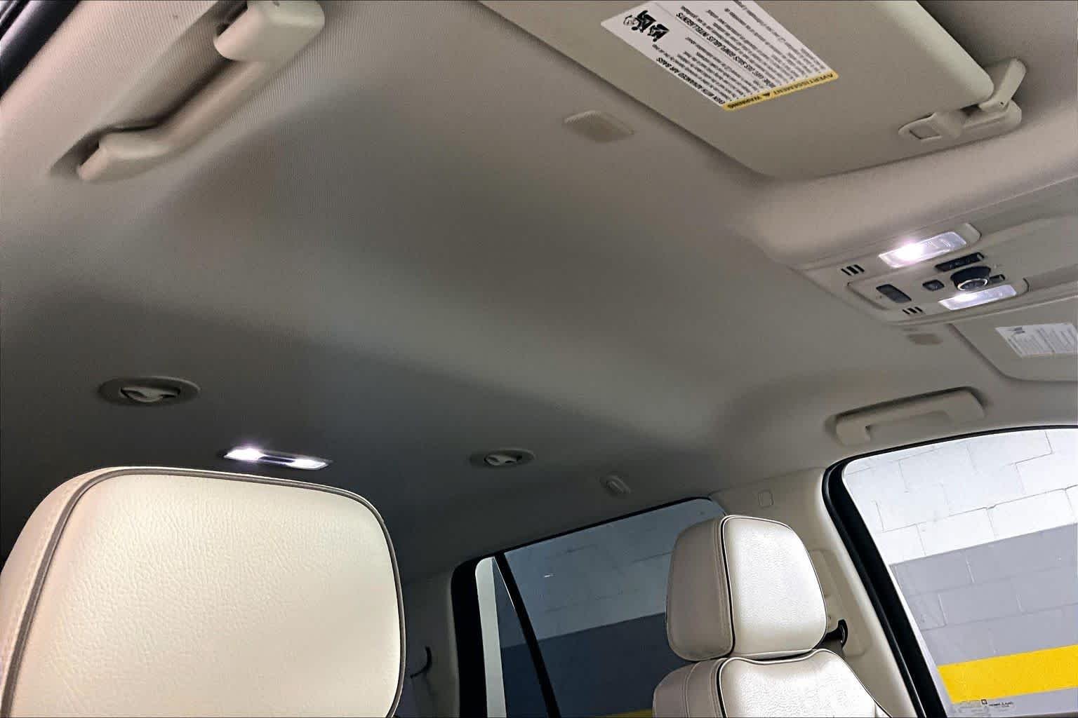 Used 2021 White Frost Tricoat GMC Denali image 13