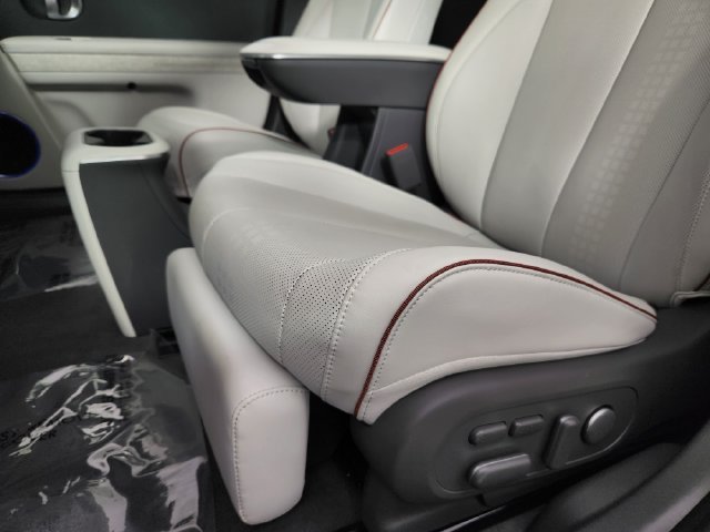 2024 Hyundai IONIQ 5 Limited - Photo 12