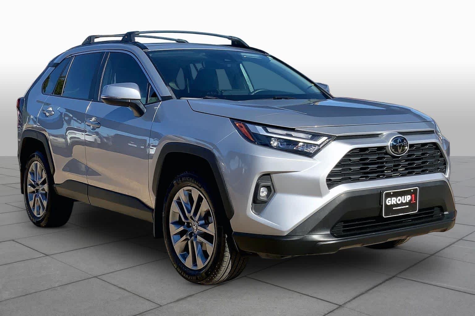 Used 2024 Silver Sky Metallic Toyota XLE Premium image 3