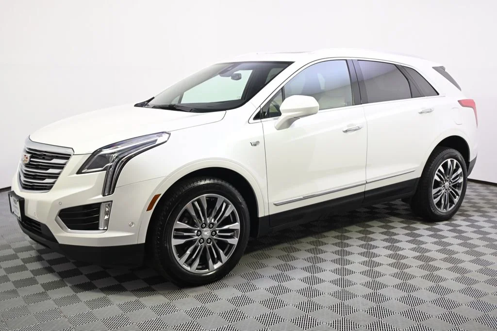 Used 2018 Cadillac XT5 Premium Luxury with VIN 1GYKNFRSXJZ196599 for sale in Minneapolis, Minnesota