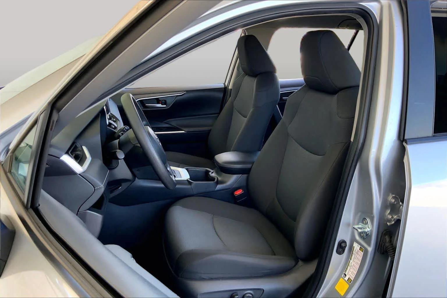 Used 2025 Silver Sky Metallic Toyota XLE image 7