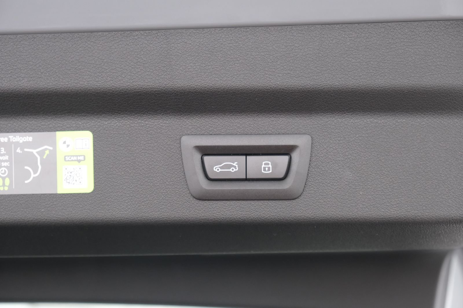 New 2027 Brooklyn Grey Metallic BMW xDrive28i image 38