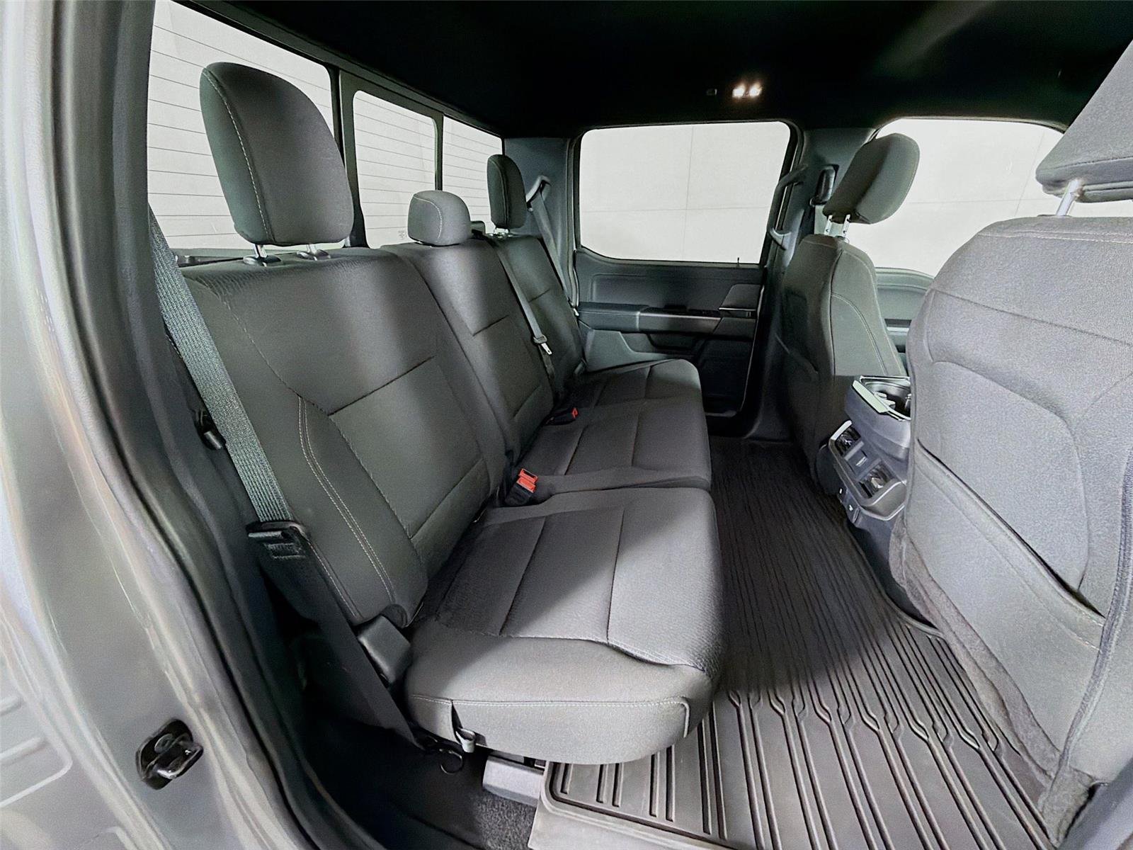 Used 2024 Iconic Silver Ford XLT image 25