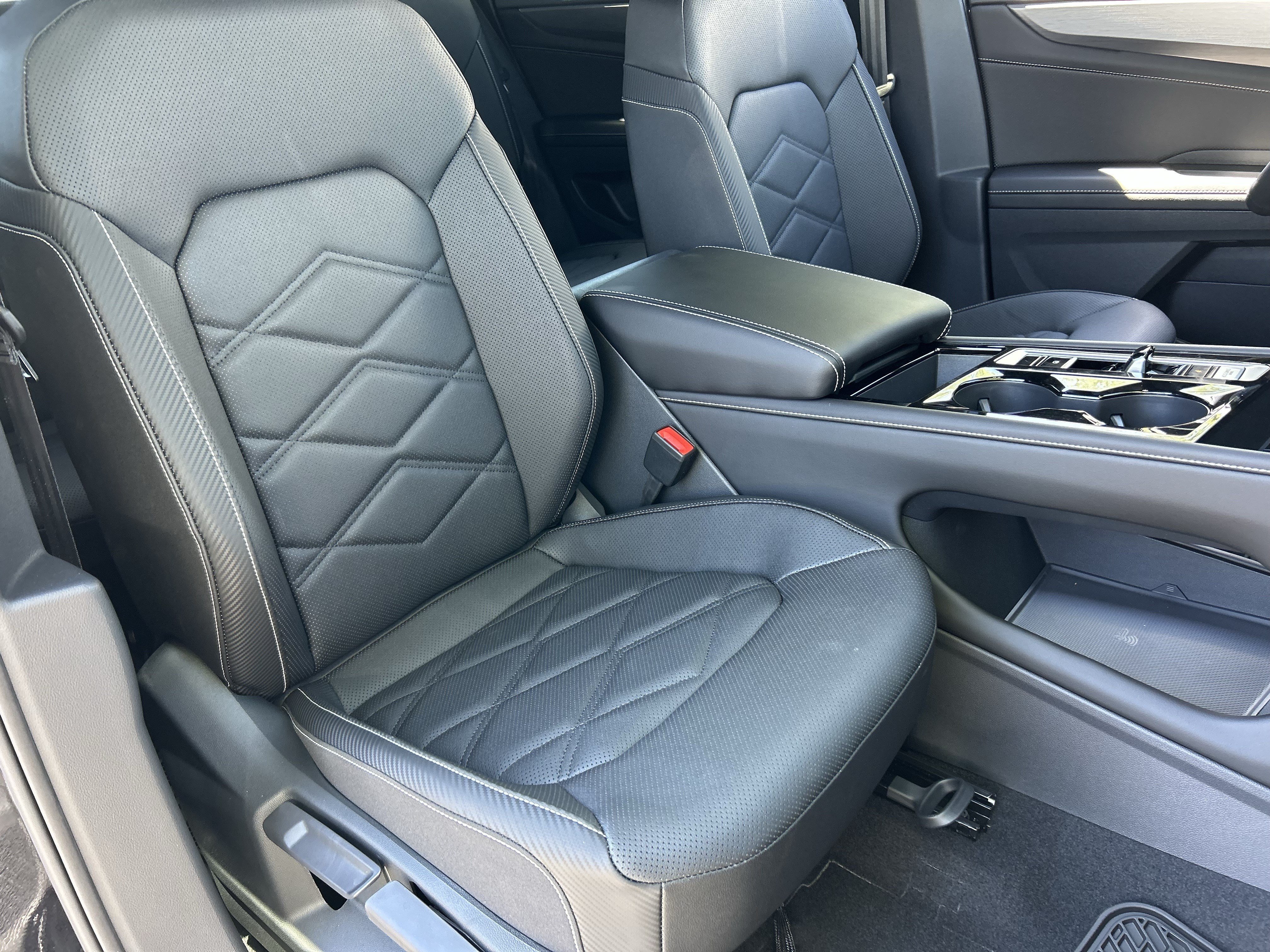 New 2026 Deep Black Pearl Volkswagen 2.0T SE w/Technology image 6