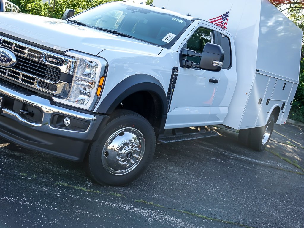 New 2026 Oxford White Ford 11' KUV image 10