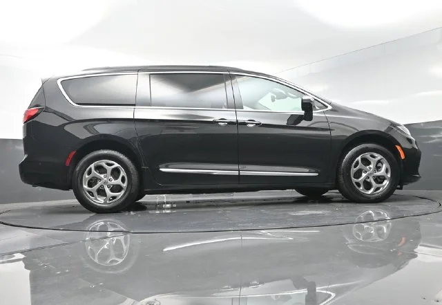 Used 2023 Black Chrysler Limited image 37