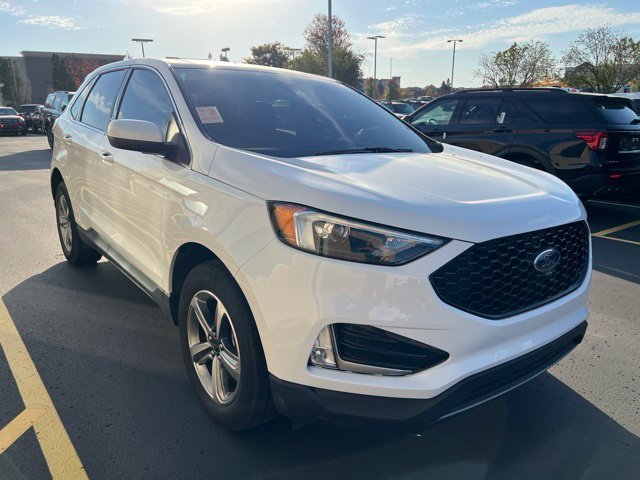 Used 2023 White Ford SEL image 1