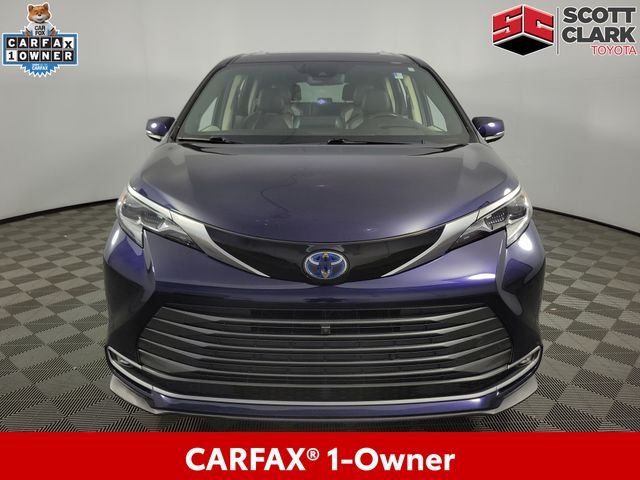 Used 2021  Toyota Platinum image 2