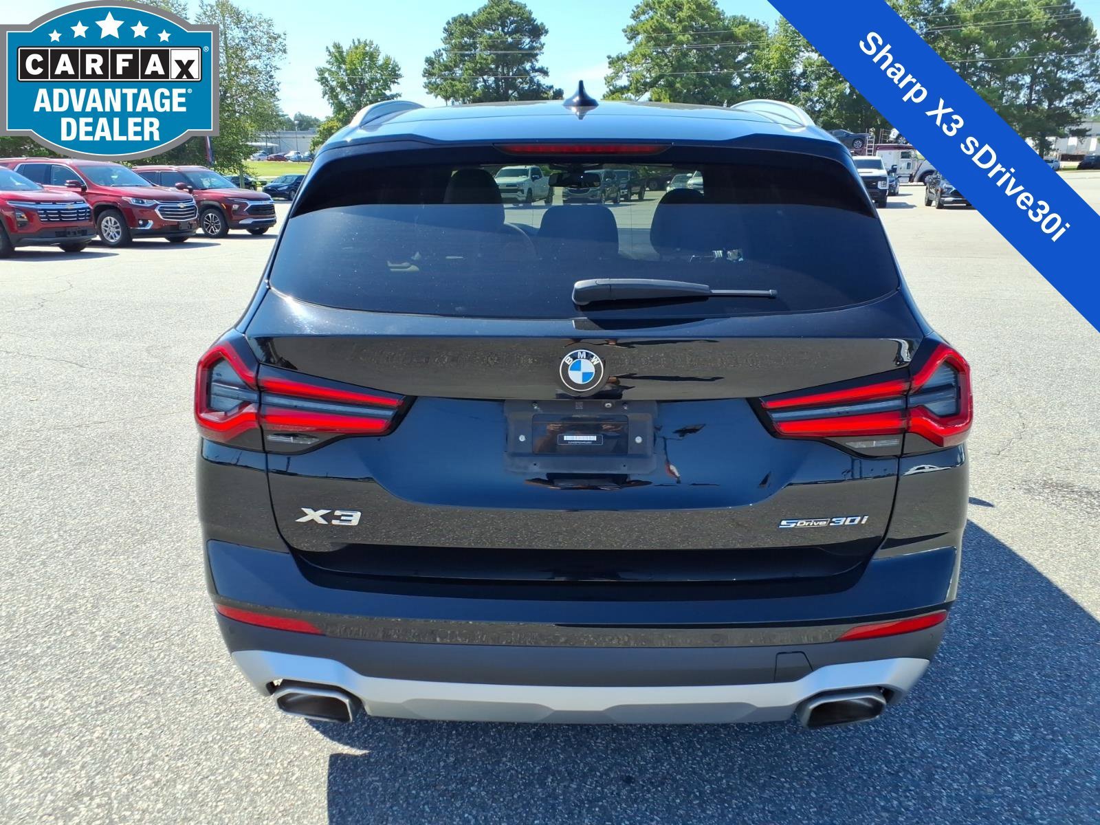 Used 2022  BMW sDrive30i image 4