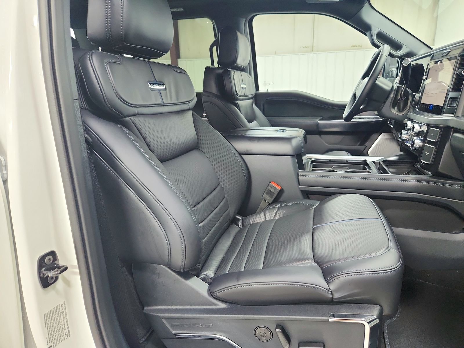 2026 Ford F-350 Super Duty Platinum - Photo 44